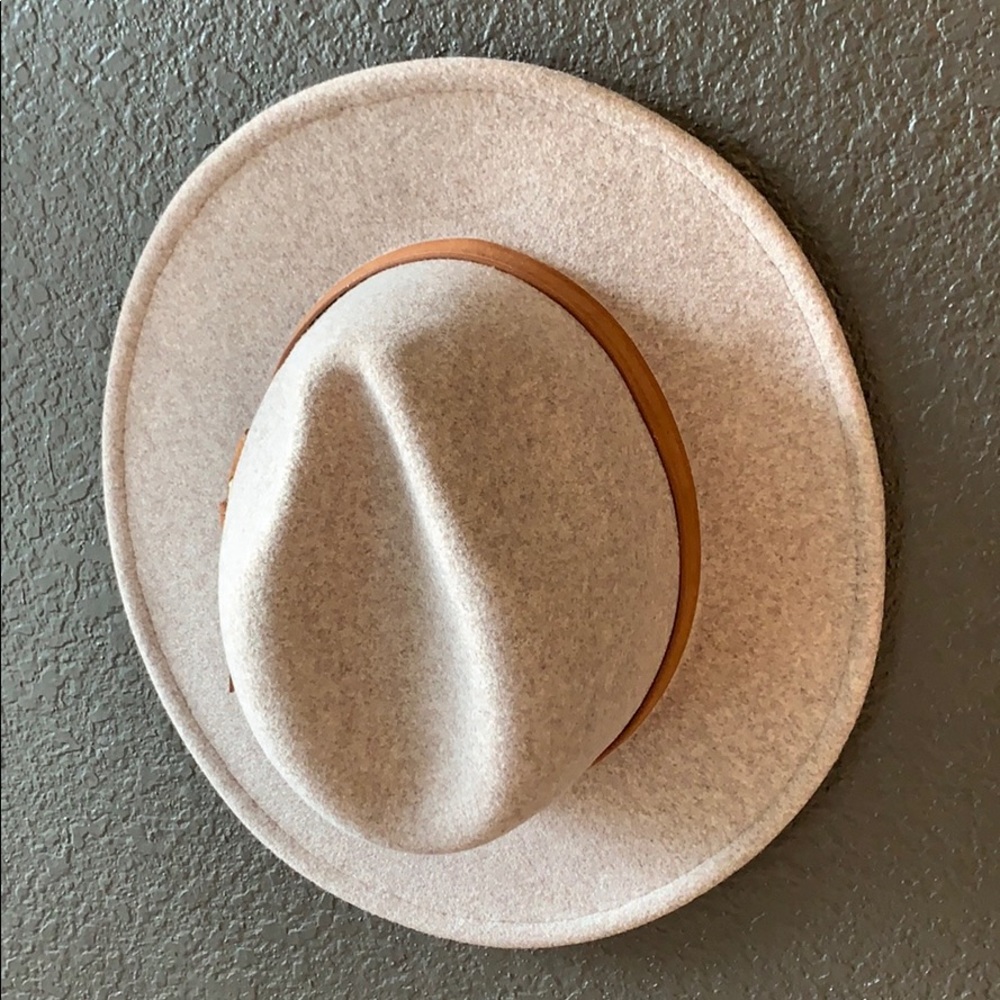 Oatmeal wide brimmed fedora hat